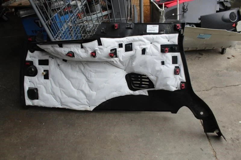 2016 2017 2018 2019 CHEVROLET TAHOE RIGHT PASSENGER REAR QUARTER TRIM PANEL Foto 2 de 4