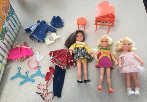 1965 Mattel Tutti & Chris House With Tutti, Chris & Melody Dolls, Clothes & Acc.