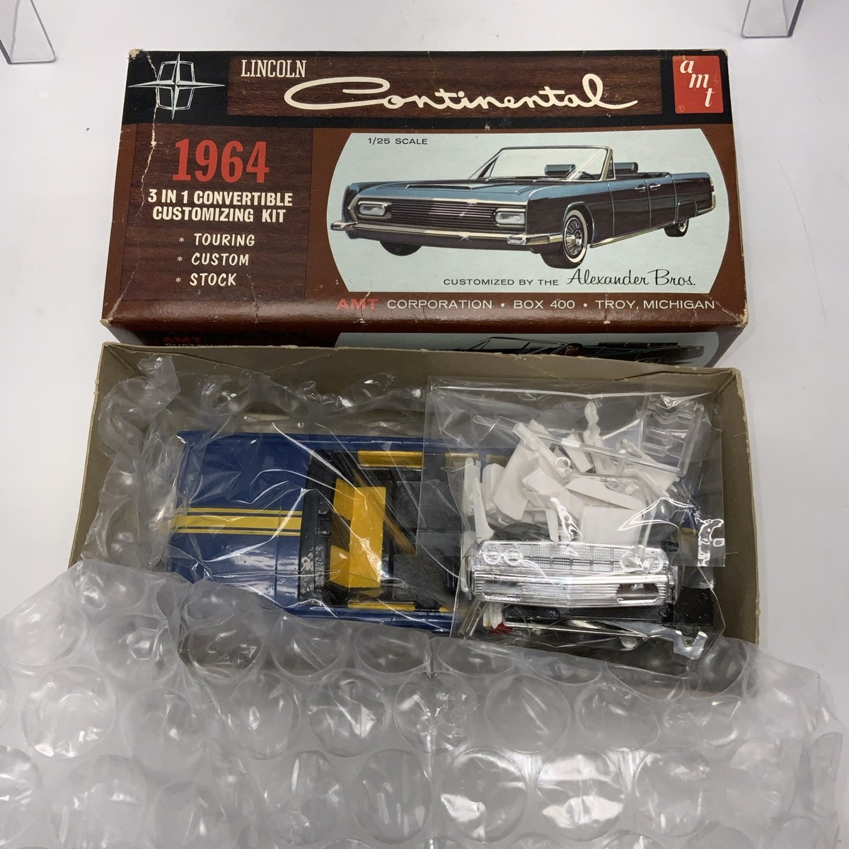 3-in-1 Customizing Kit アメリカンカー VINTAGE AMT 1964 LINCOLN CONTINENTAL KIT 3 IN 1 CAR MODEL