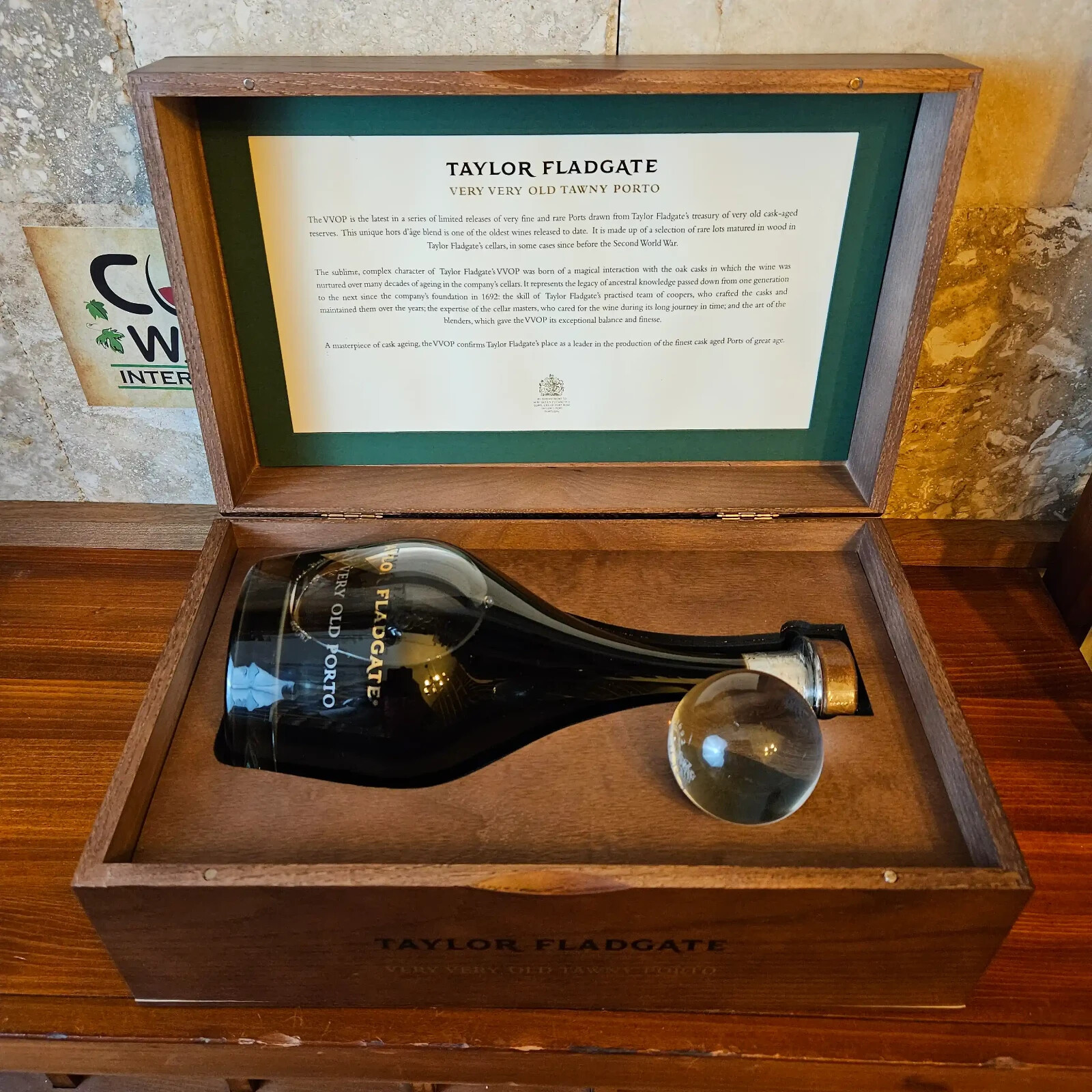 Taylor Fladgate VVOP Very Very Old Port [in Wooden Box, JS-99pts]