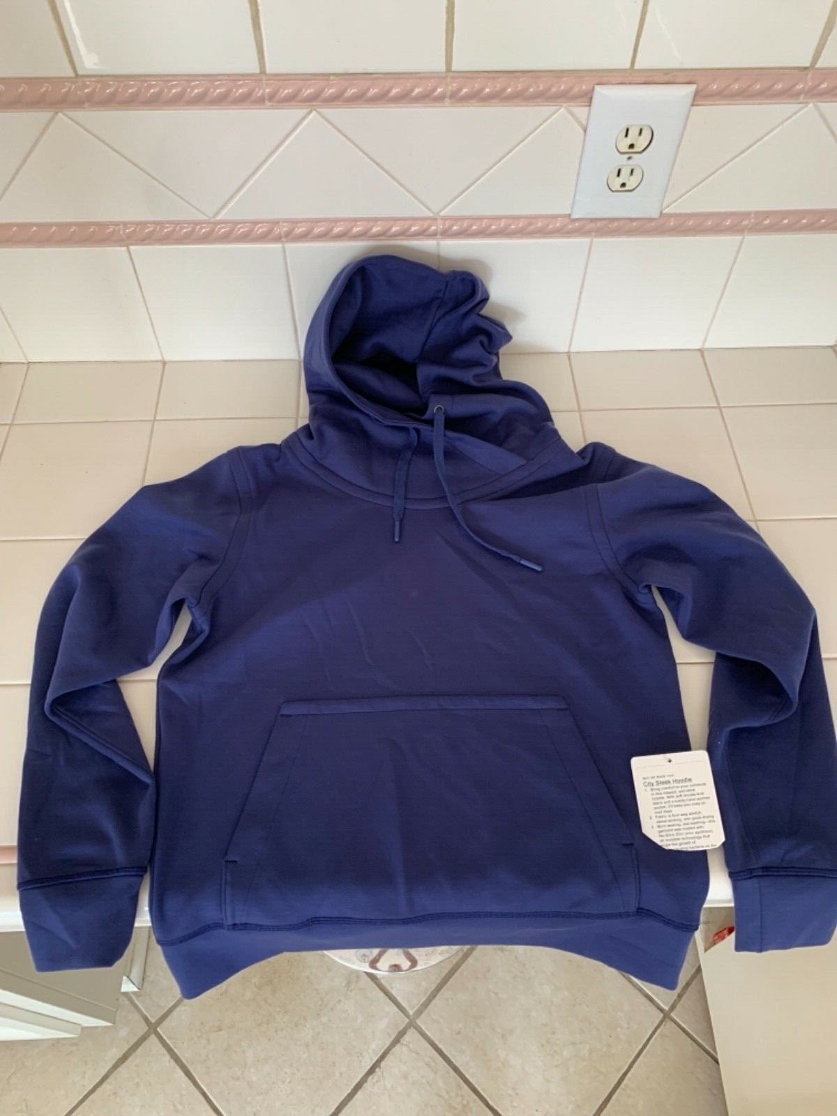 city sleek hoodie lululemon