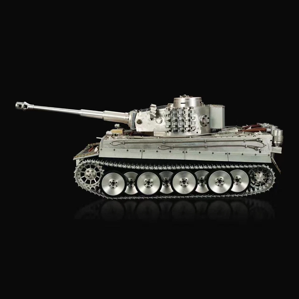 Henglong 1:6 Full Metal Tiger I RTR BB IR RC Tank 3818 Tracks Barrel Recoil - Image 2 of 4