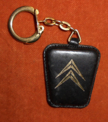 Citroen Nancy chevrons gold & black on genuine leather keychain