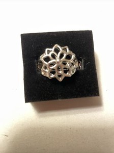 Paparazzi Prana Paradise Flower Silver Ring