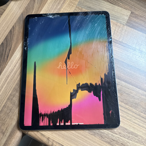 iPad Pro 12,9 pulgadas. 3ª Generación 256 GB Wi-Fi + 4G dañado - Imagen 1 de 3
