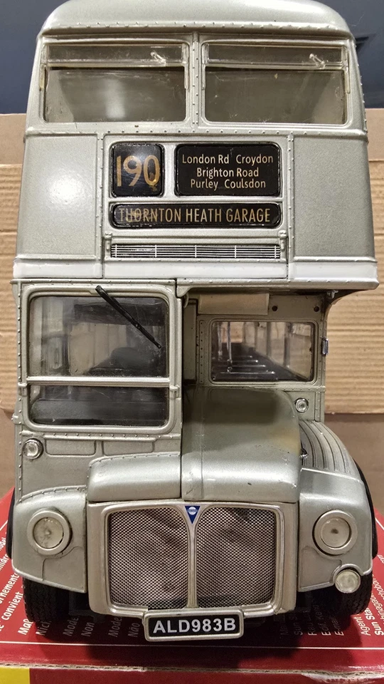 Sun Star Die-cast Routemaster 2911: RM1983-983B Anniversary Of London Transport - Image 2 of 4