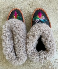 authentic handcrafted native deer/sheepskin moccasins size 8.5