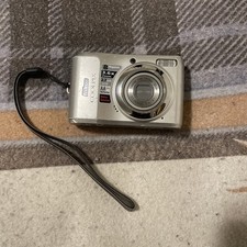 Nikon COOLPIX L19 8.0MP Digital Camera - Silver untested for parts or repair