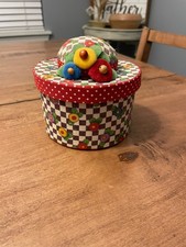 Vtg Mary Engelbriet round hat box pin cushion