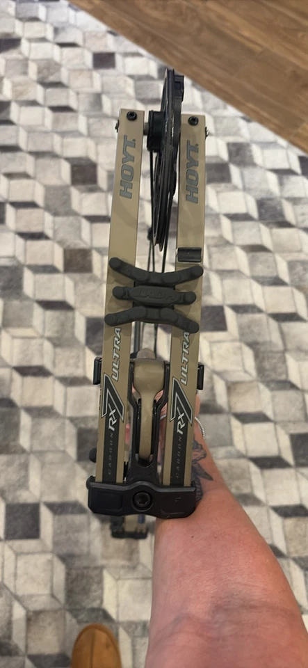 Hoyt RX8 Ultra Xact Wilderness Green diestro 60-70# 1269890 Foto 2 de 4