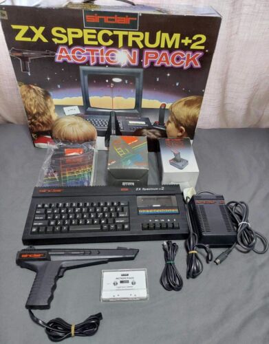 ZX Spectrum + 2a Action Pack, leichte Waffe. Collectors Edition. - Bild 1 von 21