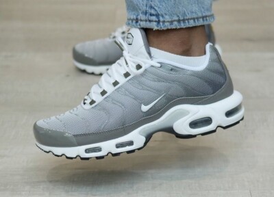 Size 9.5 - Nike Air Max Plus SE Flat Pewter for sale online Size 9.5 - Nike Air Max Plus SE Flat Pewter for sale online