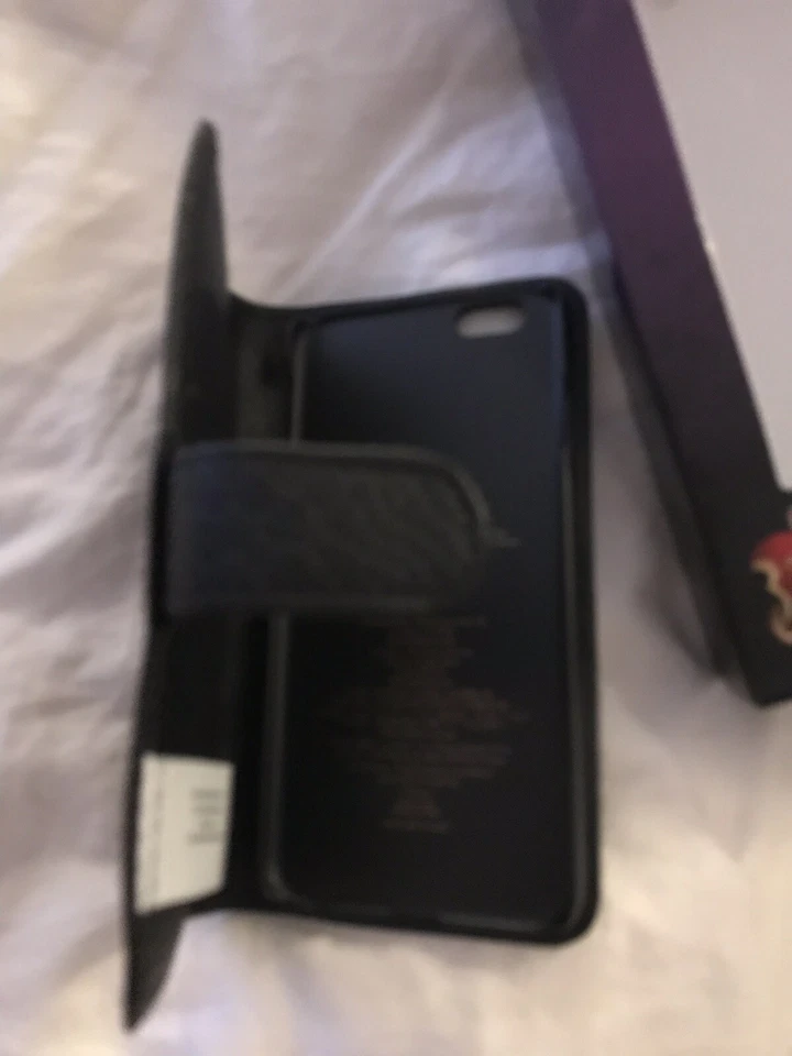 Brand New Disney DESCENDANTS IPHONE 6 Wallet Case - Image 4 of 4