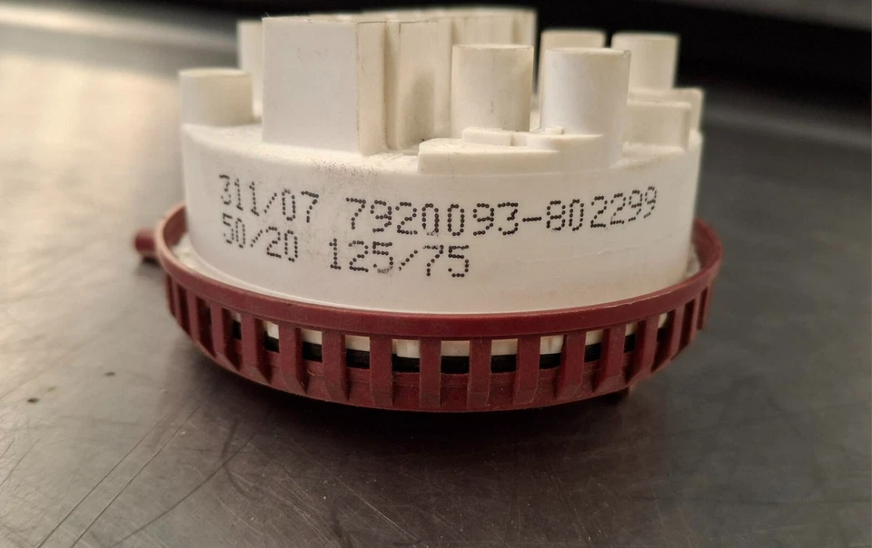 Interruptor de presión lavadora/secadora 2 niveles, Speed Queen P/N: 802299, 802299P, 7920093 Foto 2 de 3