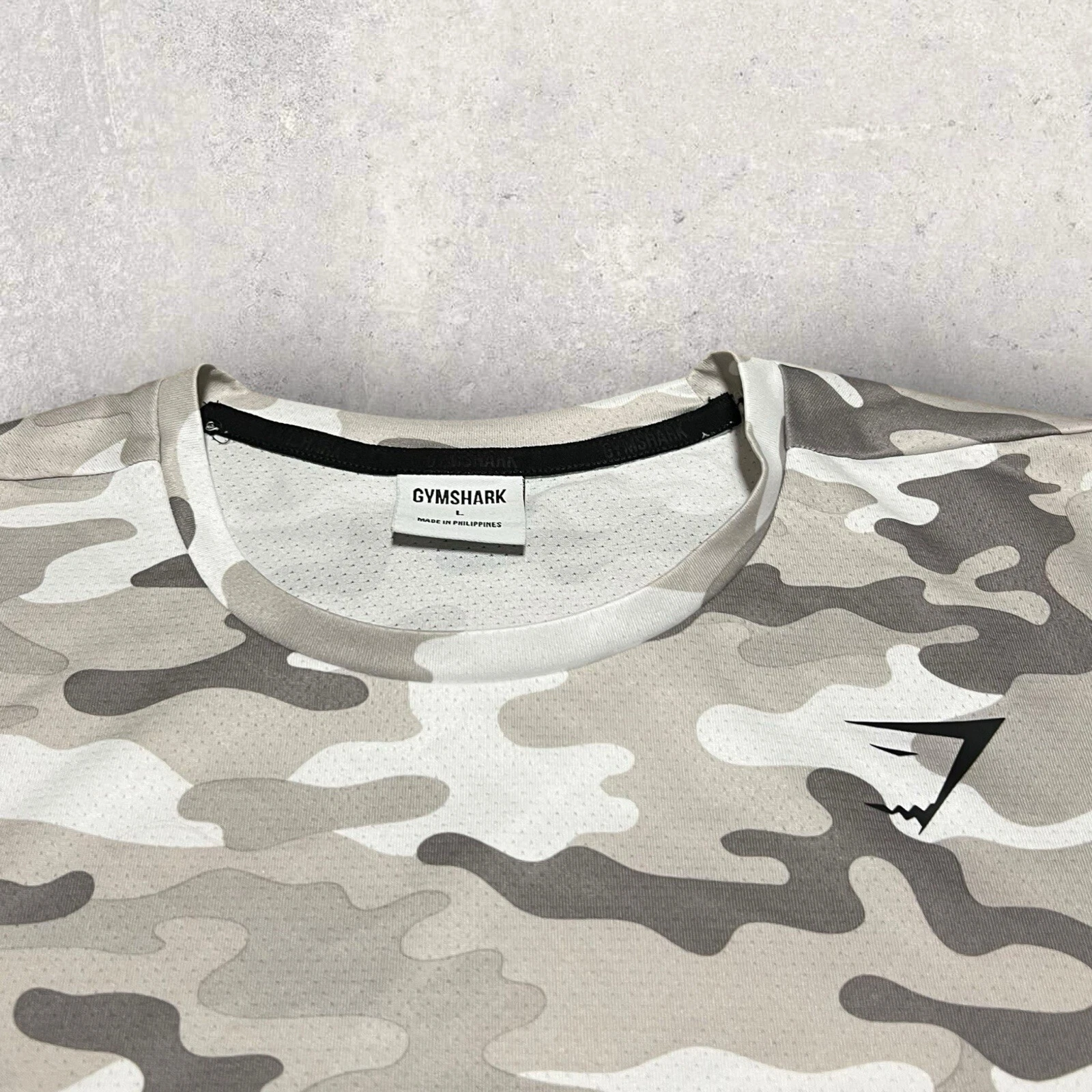 gymshark cano stretch performance outdoors activewear shirt