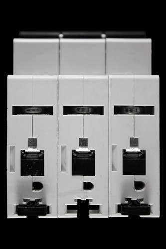 INTERRUPTOR DE CIRCUITO MCB TRIPLE POLO EATON 40 AMP CURVE C 10kA EMCH340 - Imagen 4 de 6