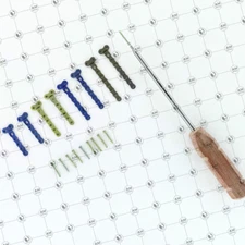 Veterinary 2.0mm Locking 2 Hole Head T Plates with Locking Screws 69 Pcs Set Ti