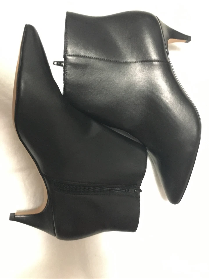 BOTÍN TACÓN GATITO BANANA REPUBLIC NEGRO, (NUNCA CAMINÓ POR LAS CALLES). Foto 3 de 4