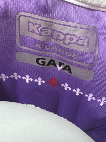 Maglia ufficiale ACF Fiorentina AUTOGRAFATA Conference League 2023/24: NICO - Foto 4 di 5