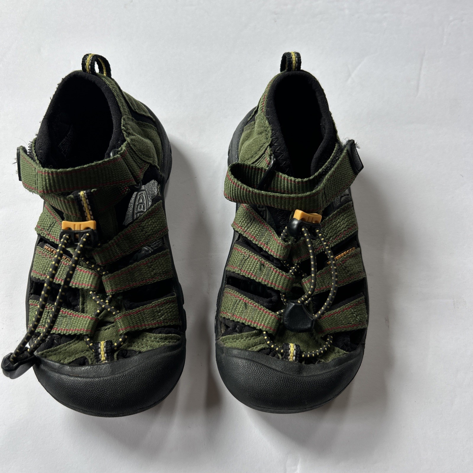 Sandali da pescatore mimetici Keen Youth Boy Newport H2 impermeabili taglia 12 ottime condizioni
