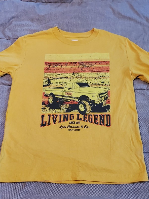 Levis  Boys Big Rig Truck T-Shirt Mineral Yellow Size M 10/12 Living Legend Tee