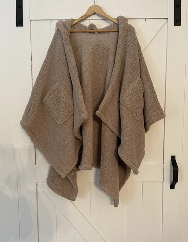 L. L. Bean Cozy Hooded Sherpa/ Fleece Cape, Wrap, Shawl, Poncho