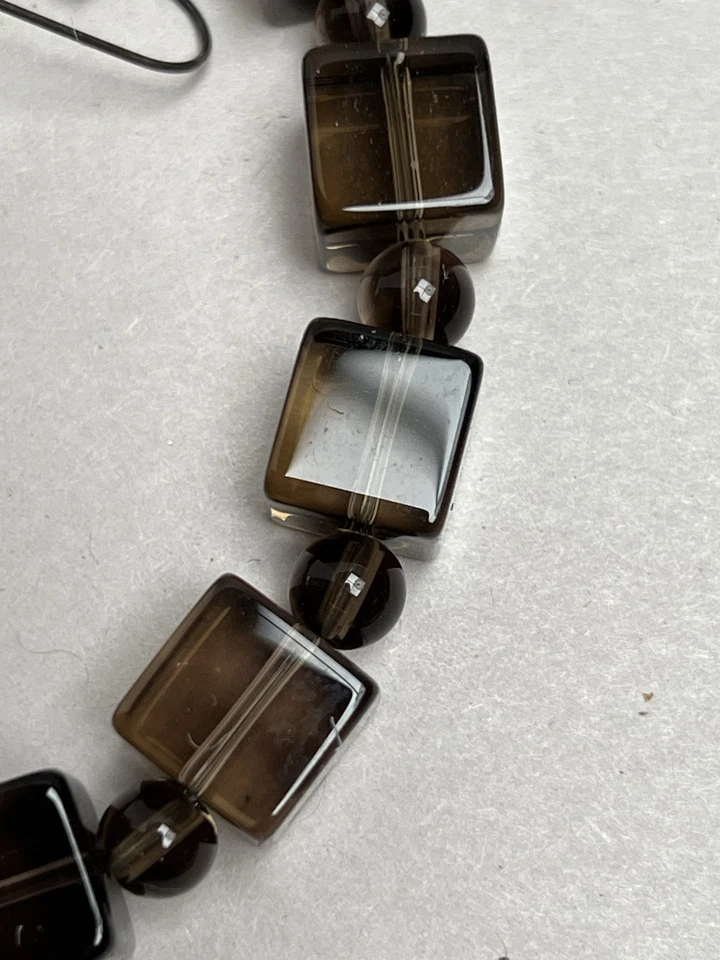 "Cuentas cuadradas de vidrio de color topacio marrón con pendientes de 15""" Foto 2 de 4