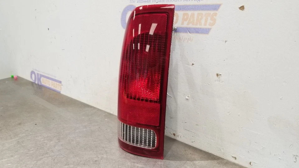 01 FORD F250 SUPER DUTY LUZ TRASERA LUZ TRASERA CONDUCTOR IZQUIERDO Foto 3 de 4