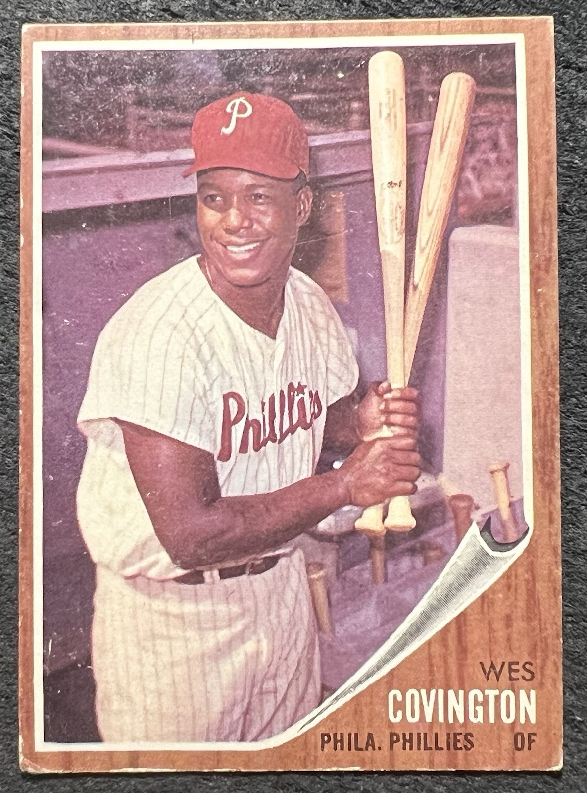 1962 TOPPS WES COVINGTON (PHILADELPHIA PHILLIES) #157 OC SMALL SCRATCH ON BACK