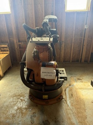 Lot #32 Kuka KR 210 L180-2 2000