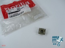 AP8101985 APRILIA CLIP CARENA RSV1000-MX-MXV-ETX