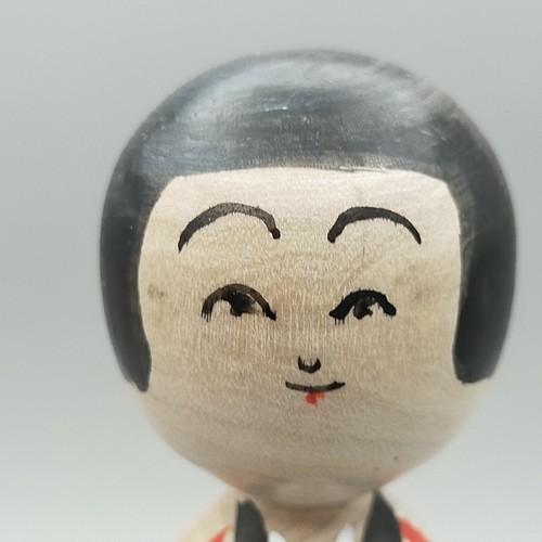 Japanese wooden doll Dog kimono Bob hair kokeshi, Saburo Kominami (1929-)Akita - Picture 8 of 12
