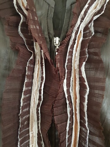 Nueva Sin Etiquetas Chaqueta de Cuero y Encaje Casi Famosa. Preciosos detalles. Mantequilla suave 🙂 - Imagen 4 de 11