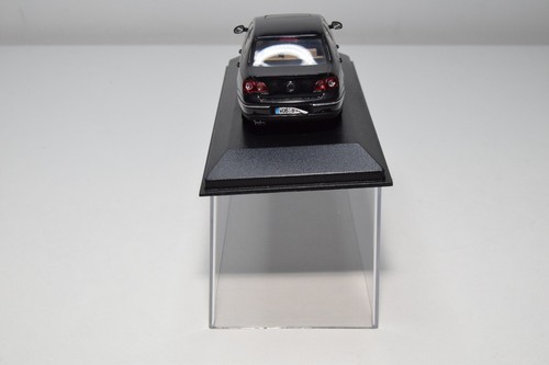 B38 1:43 MINICHAMPS VW VOLKSWAGEN PASSAT SALOON LIMOUSINE BLACK DEALER VNMIB - Picture 9 of 19