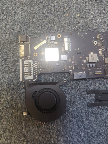 Scheda logica originale Apple per MacBook Air 13" A1466 EMC 2925 ricambi/riparazioni - Foto 4 di 12