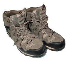 Nevado’s men’s waterproof Brightohiking boots size 12M. appear hardly ever worn.