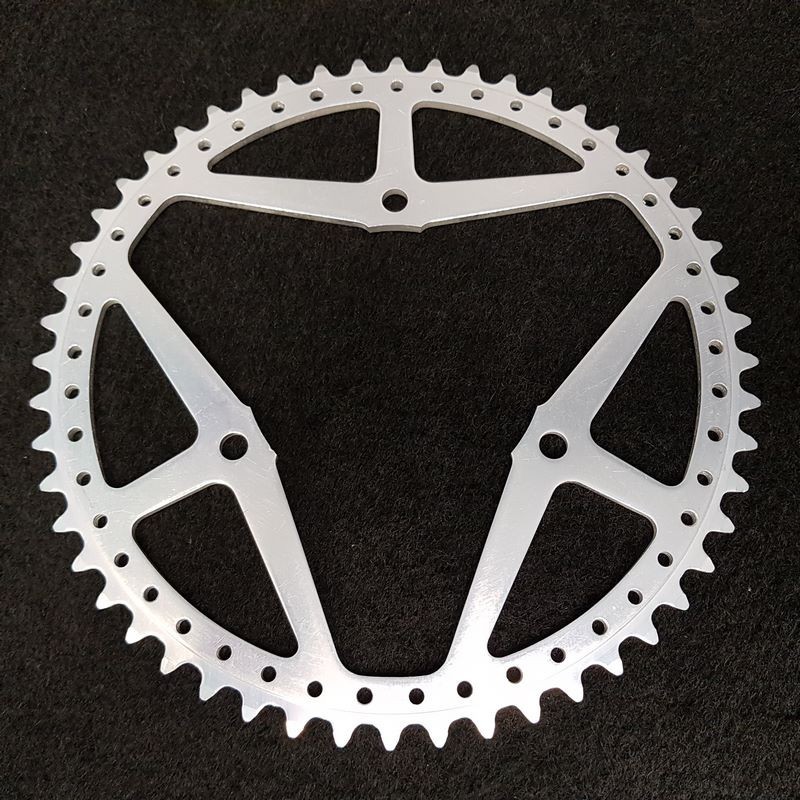 Plateau Sugino Maxy 52d pour restaurer un velo de course ancien et rouler retro