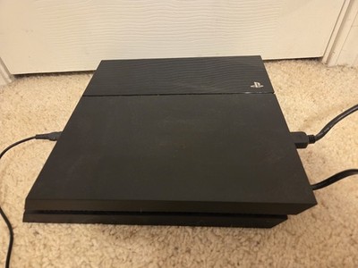 Sony PlayStation 4 500GB Console Black 4 Controllers And Charging Station
