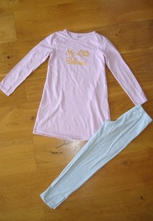 2 tlg Schlafanzug Vertbaudet Pyjama Gr 134/ 140 Mädchen Nachthemd & Leggings