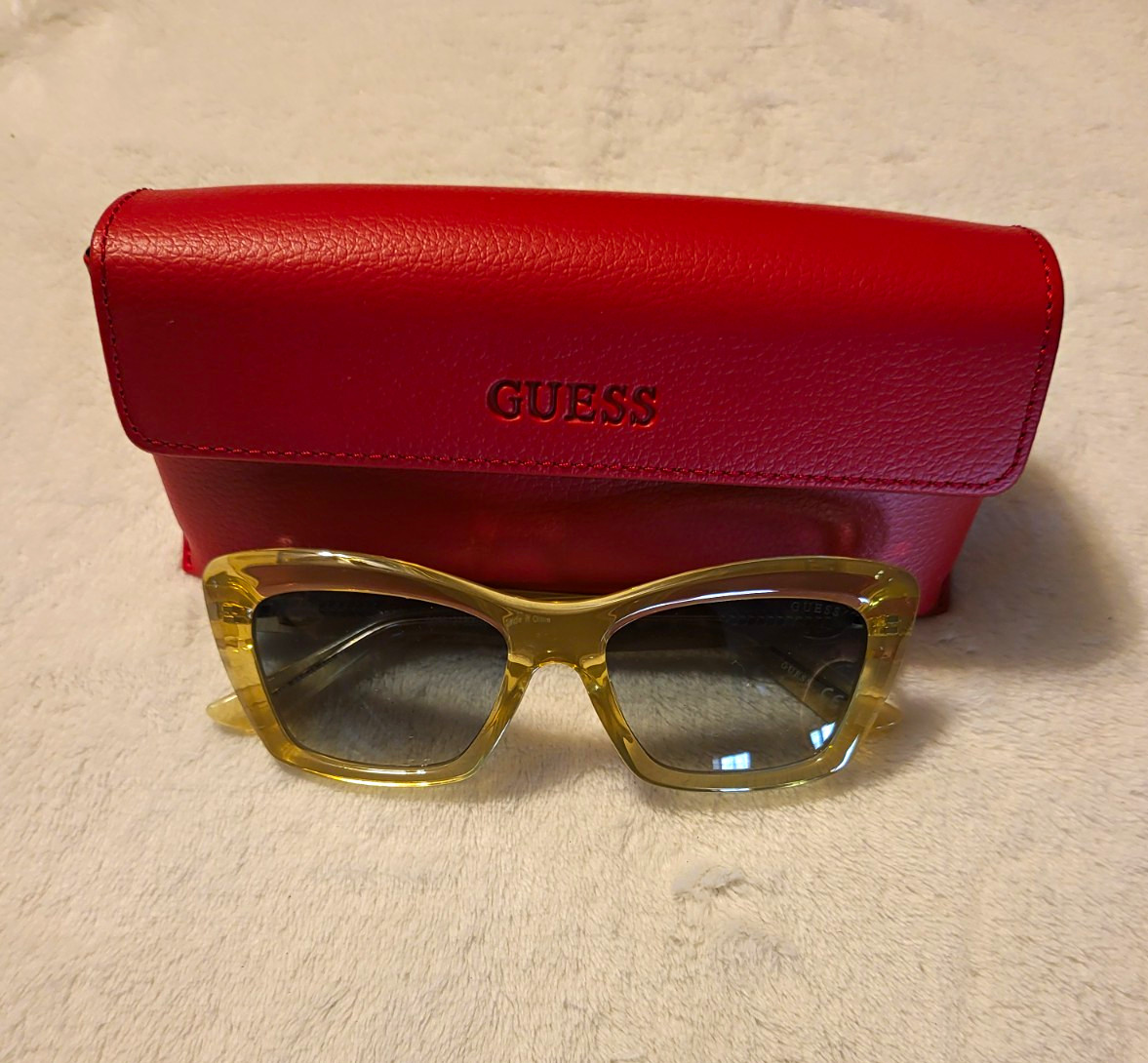 GUESS Women’s Oversized Square Sunglasses Yellow Plastic Frame Gray Tinted