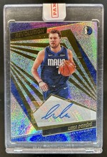 2021-22 Panini Revolution Luka Doncic Auto #AG-LDC Mavericks
