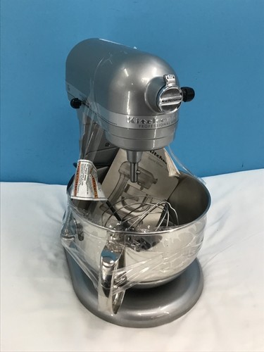 KitchenAid Professional 600 Mixer ( Tested/ Works ) With 3 Attachments - Picture 4 of 8