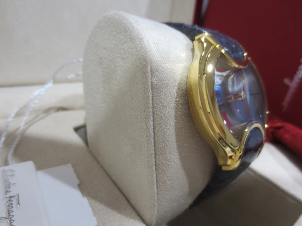 Reloj de cuero Salvatore Ferragamo para mujer FIZ020015 Signature dorado IP gris Foto 4 de 4