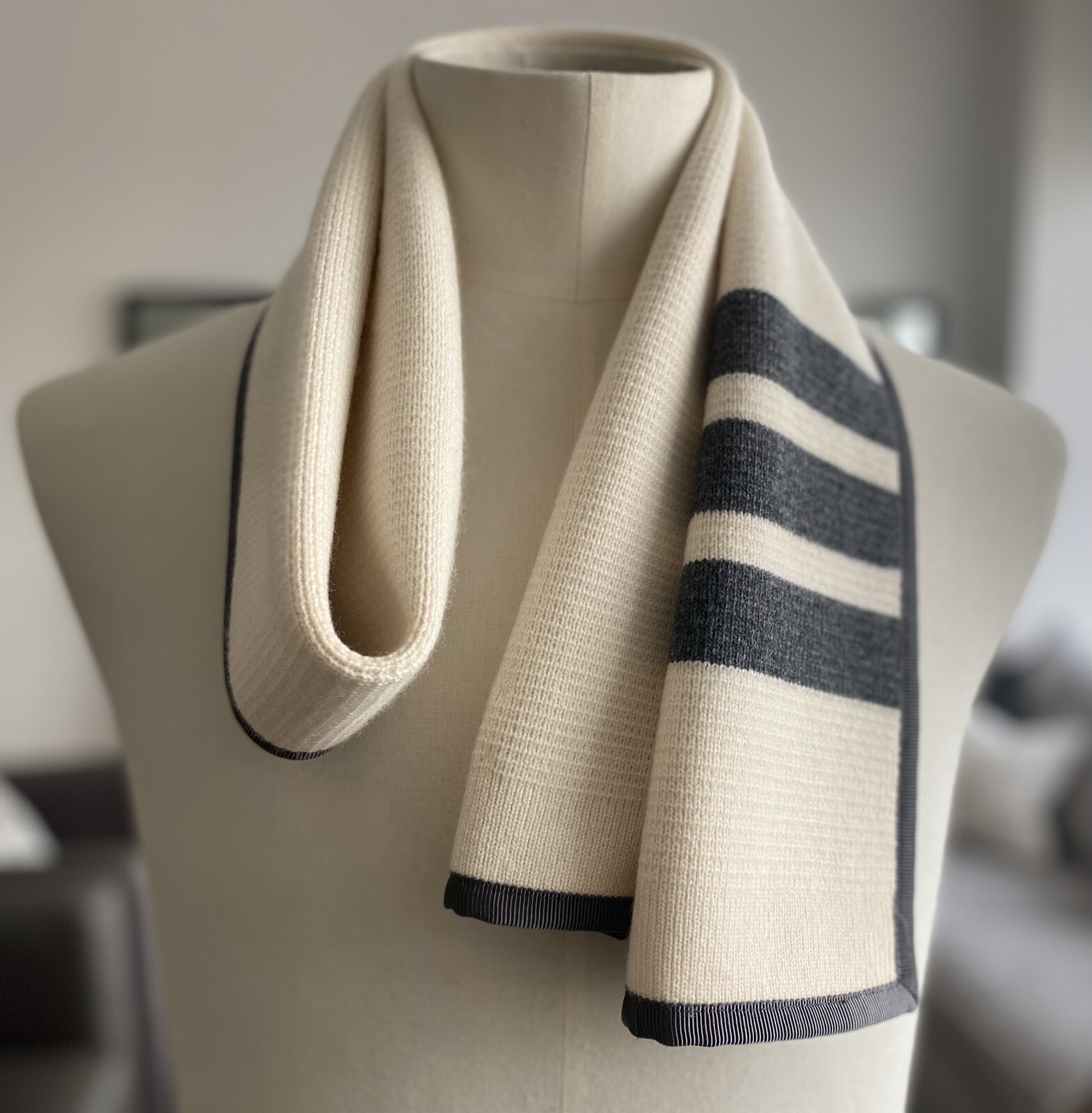 Authentic Vintage Thom Browne Cashmere Scarf -Rare 3 Bar Design image 8
