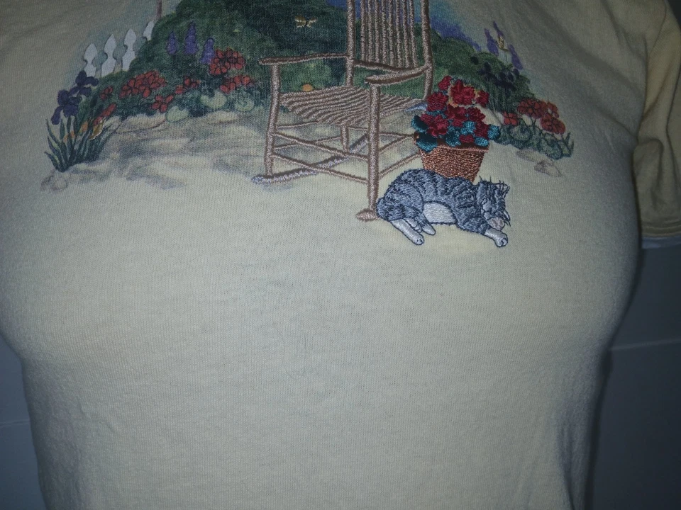 Camiseta de Colección Top Stitch Mañana Sol Bordada Casa Jardín 100% Algodón Hecha en EE. UU. Foto 4 de 4