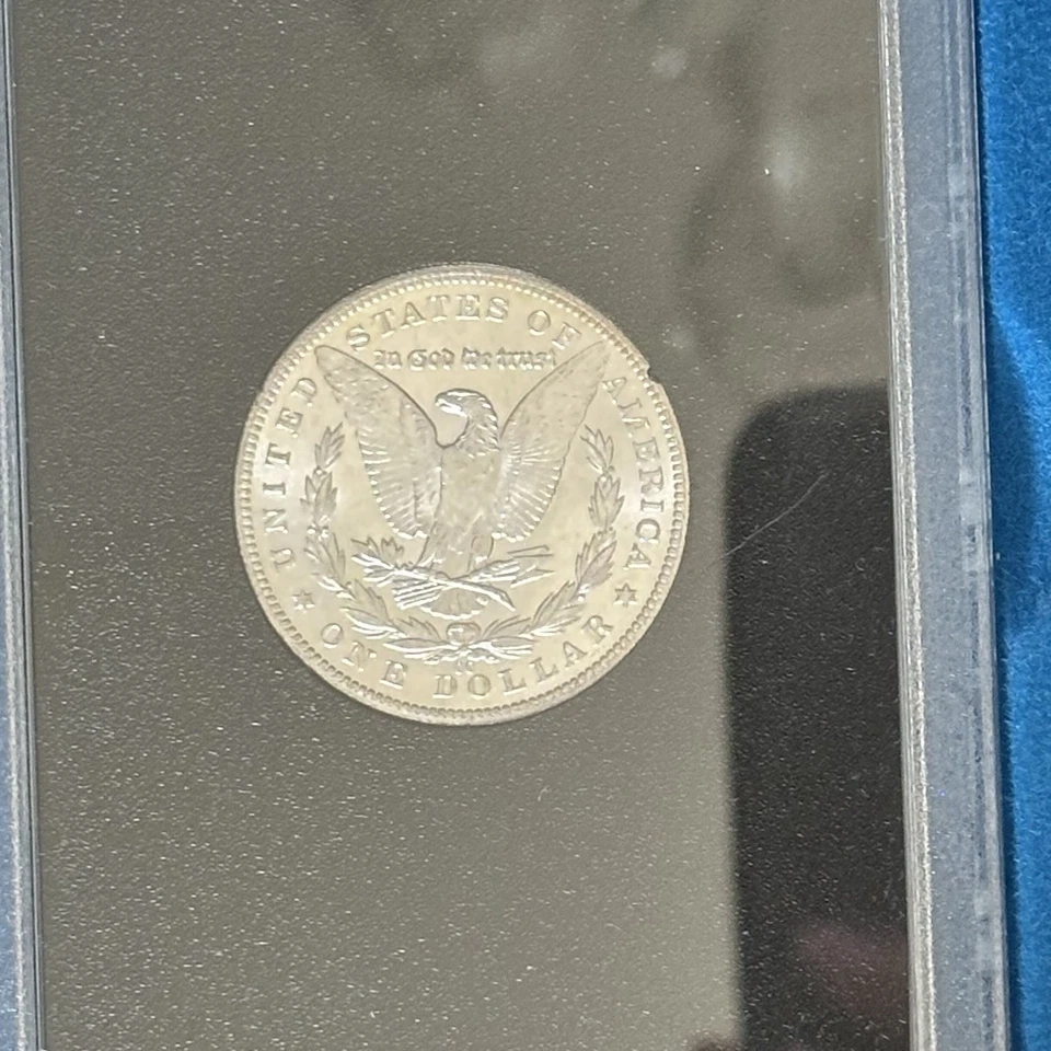 1884 - THE CARSON CITY GSA MORGAN SILVER DOLLARS $1 / HOLDER, COA+ BOX - Image 4 of 4