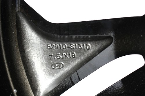 OEM 19 Inch Wheel Scratches Marks For Hyundai Santa Fe (US built) 52910-S1310 - Picture 8 of 11