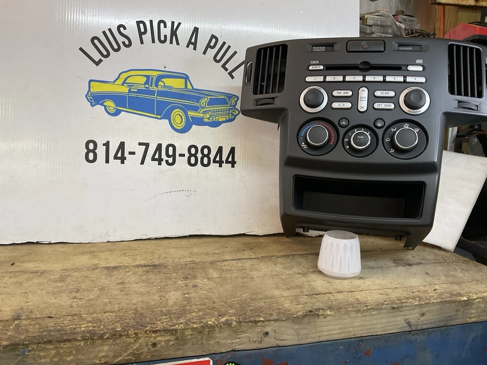 MITSUBISHI ENVAVOR AM FM 2006-2008 CD INTERRUPTOR DE CALEFACCIÓN PANEL DE MONTAJE UNIDAD OEM Foto 2 de 4