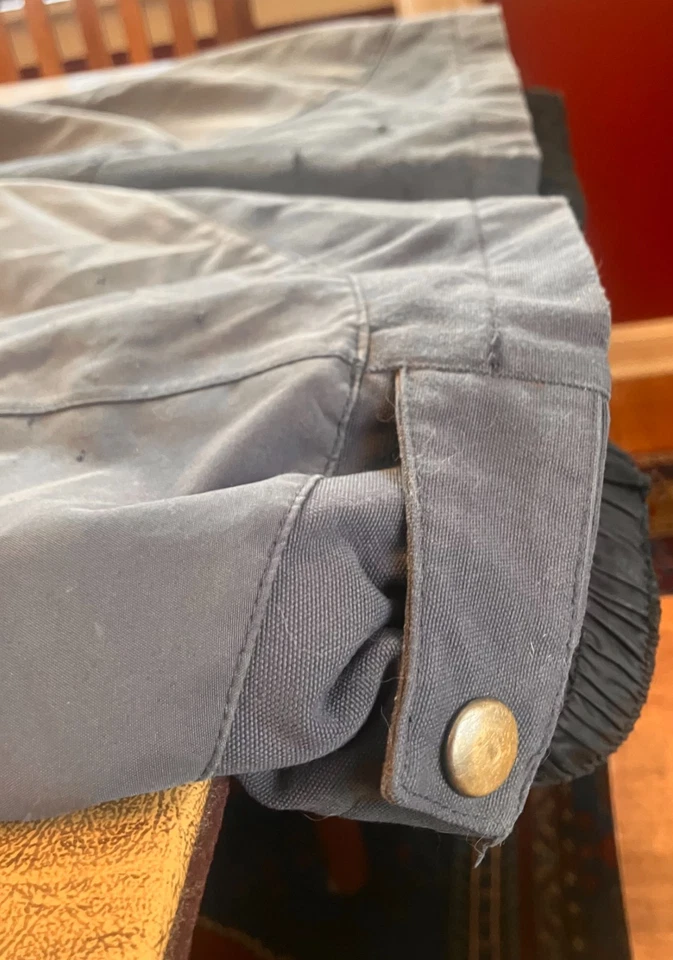 Pantalón con tirantes Flylow Gear Firebird, talla pequeña azul, usado aislado. Foto 3 de 4