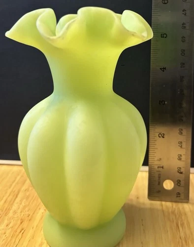 Fenton Satin Custard Glass Ruffled Edge Melon Vase Vintage Green Uranium Glow 5”